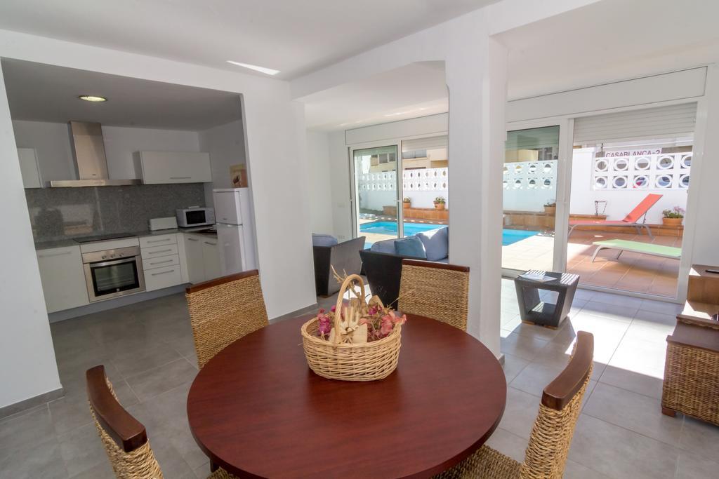 Agi Acacias Appartement Roses