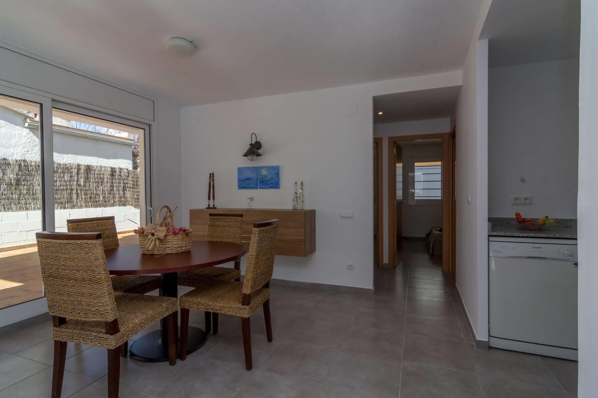 Agi Acacias Appartement Roses